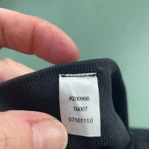Spanx Black Lamn Cropped 20099R  Leggings, women’s size Small (2-4) - Picture 10 of 13